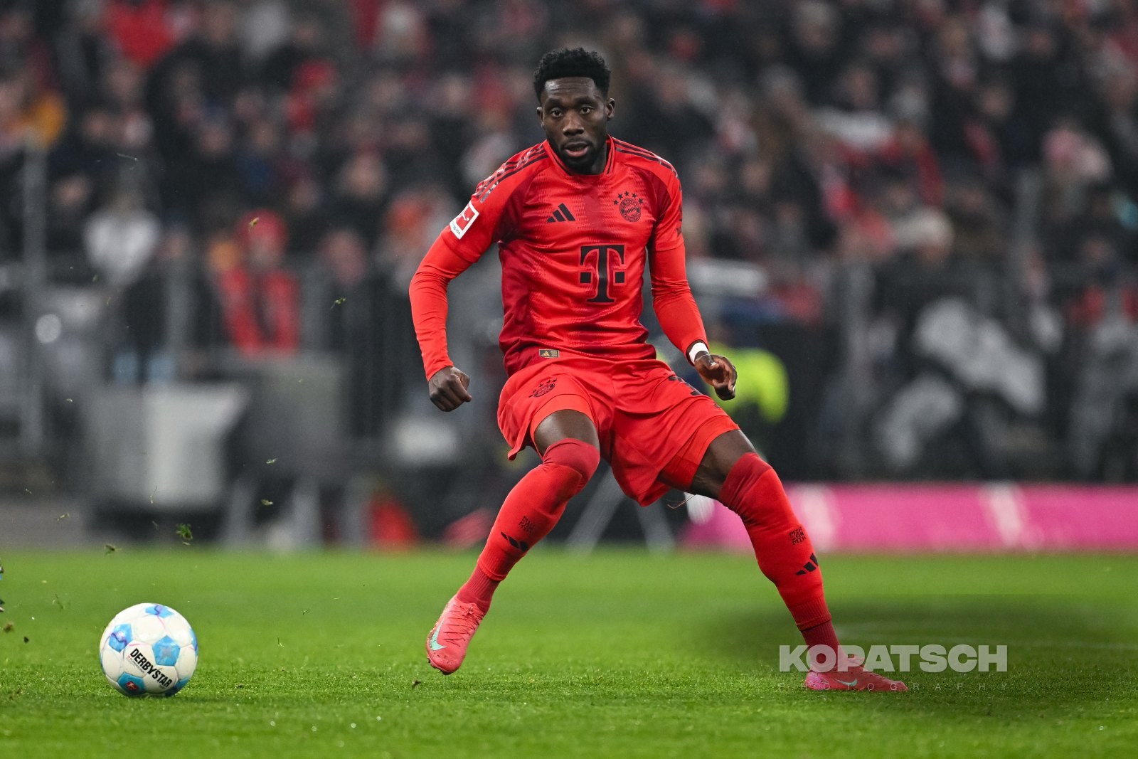 Alphonso Davies · 2025-01-15 FC Bayern Muenchen vs TSG Hoffenheim
