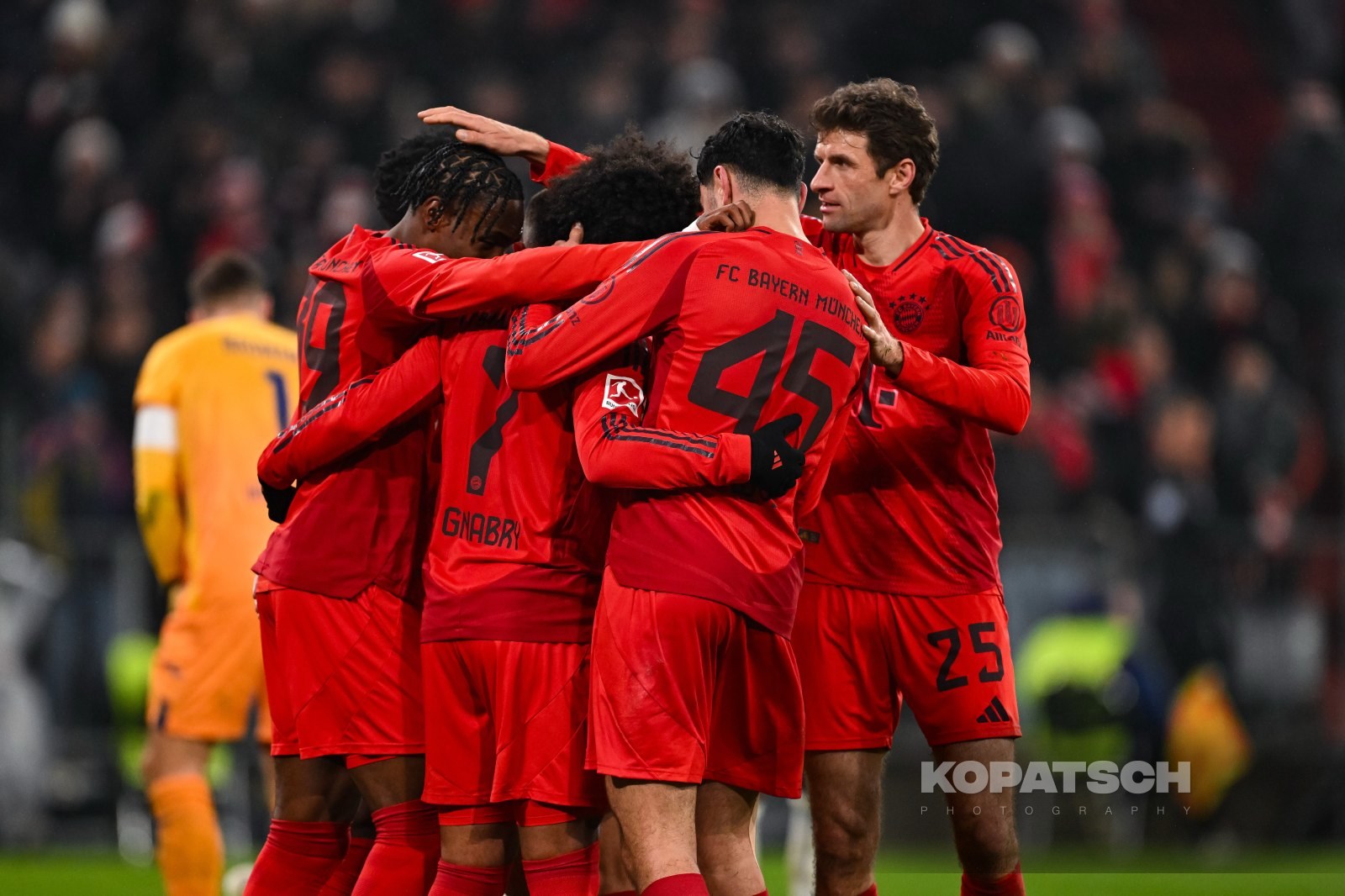 Serge Gnabry · 2025-01-15 FC Bayern Muenchen vs TSG Hoffenheim