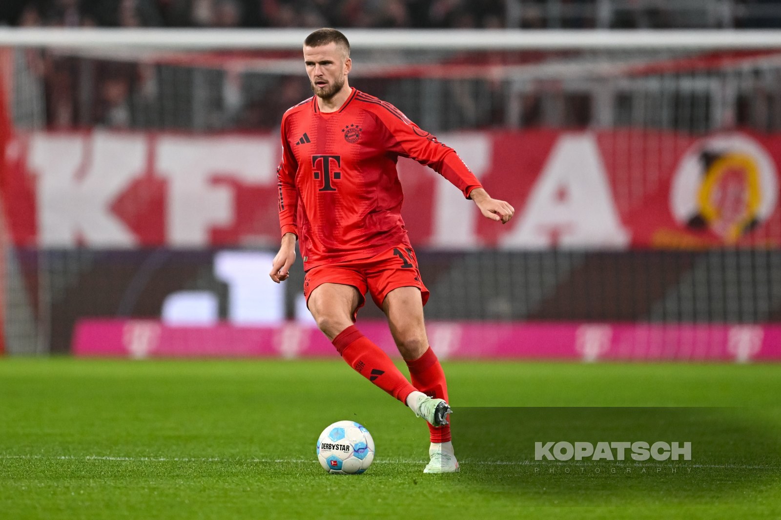 Eric Dier · 2025-01-15 FC Bayern Muenchen vs TSG Hoffenheim