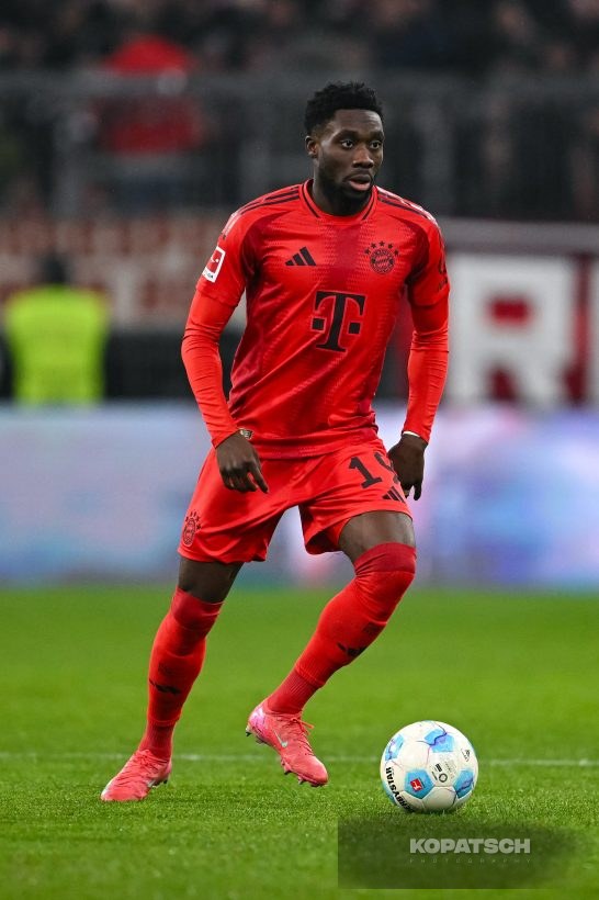 Alphonso Davies, 2025-01-15 FC Bayern Muenchen vs TSG Hoffenheim
