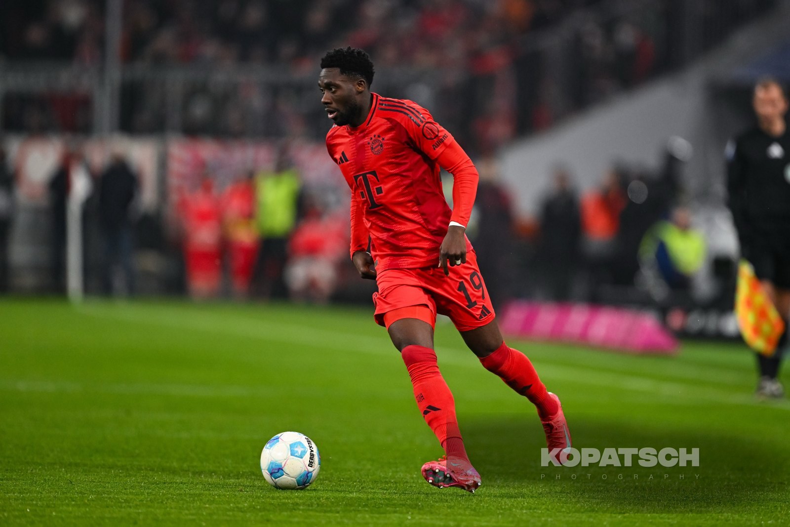 Alphonso Davies · 2025-01-15 FC Bayern Muenchen vs TSG Hoffenheim
