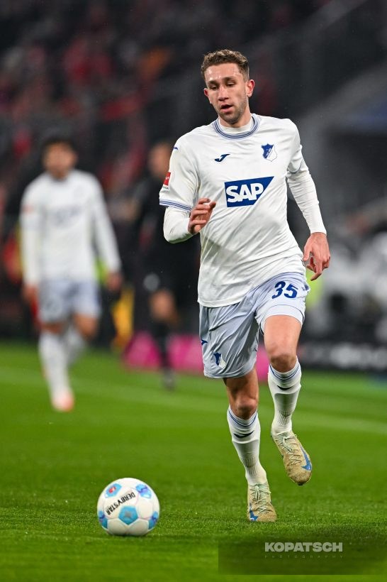 Arthur Chaves, 2025-01-15 FC Bayern Muenchen vs TSG Hoffenheim