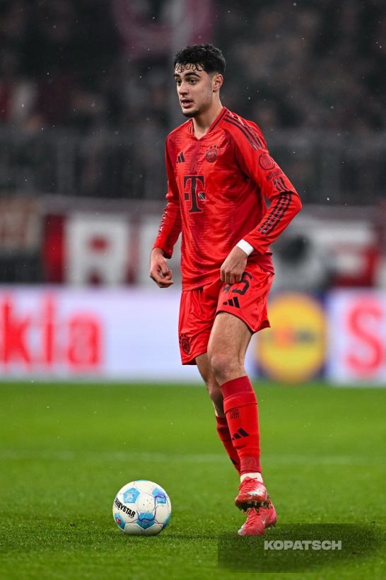 Aleksandar Pavlovic, 2025-01-15 FC Bayern Muenchen vs TSG Hoffenheim