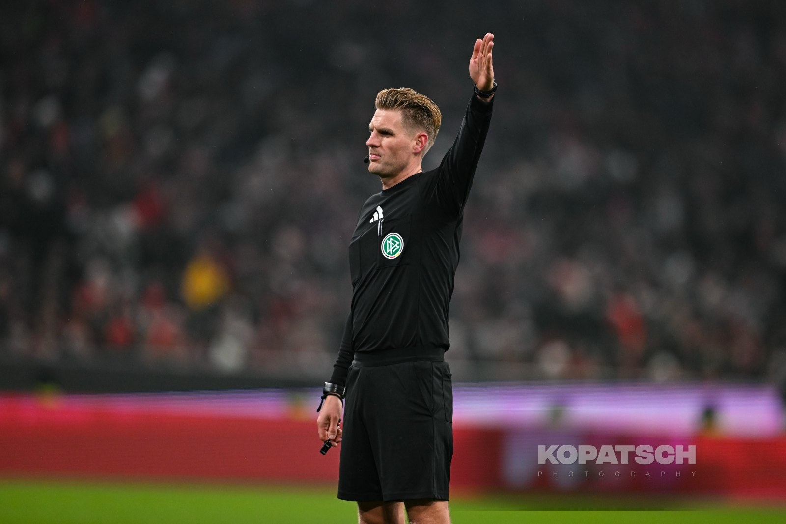 Timo Gerach · 2025-01-15 FC Bayern Muenchen vs TSG Hoffenheim