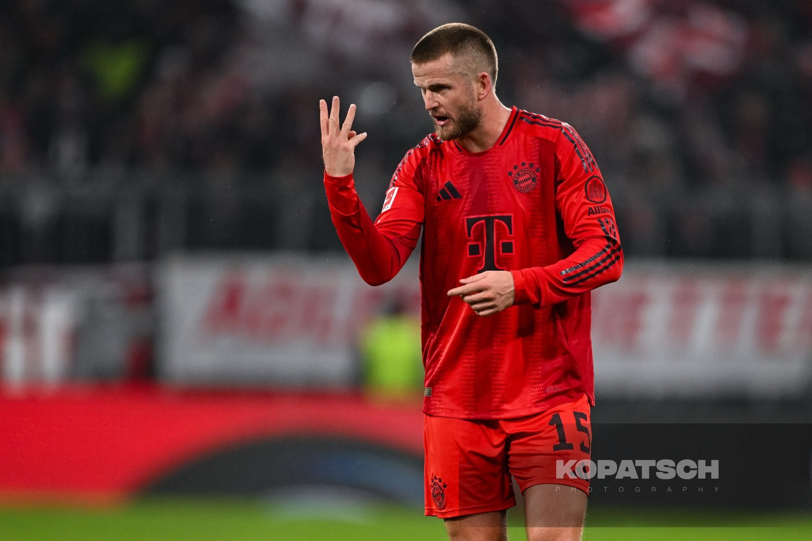 Eric Dier · 2025-01-15 FC Bayern Muenchen vs TSG Hoffenheim