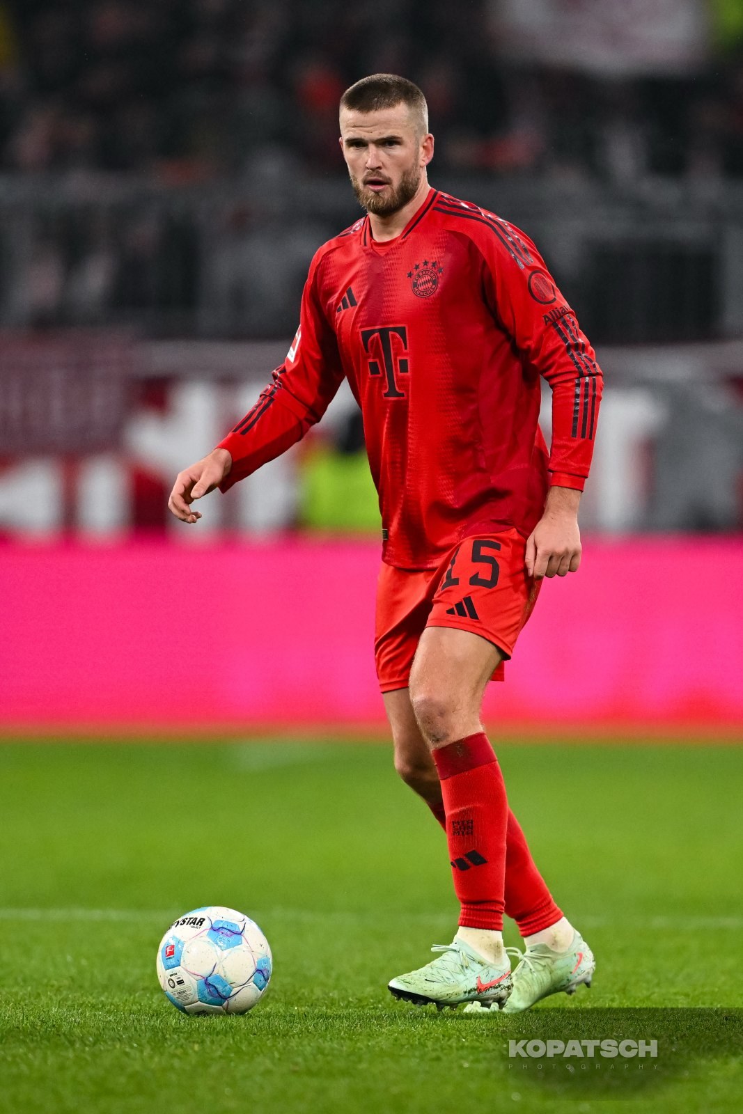 Eric Dier · 2025-01-15 FC Bayern Muenchen vs TSG Hoffenheim