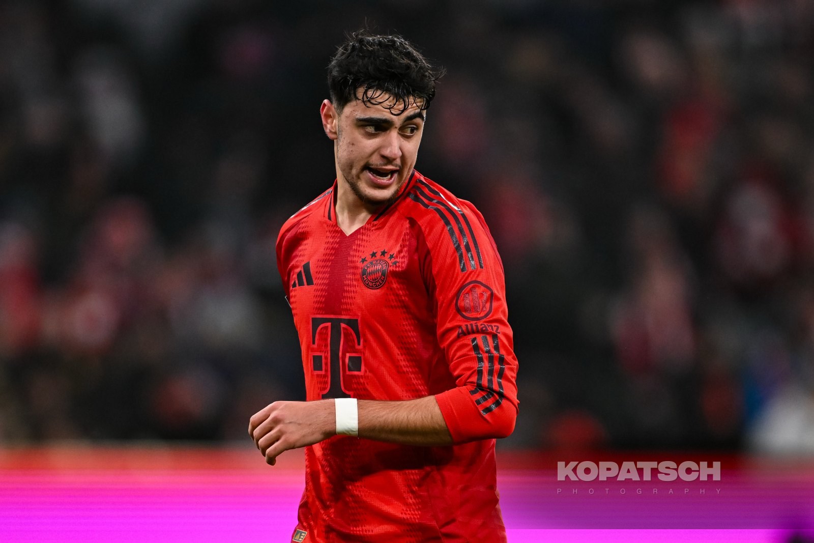 Aleksandar Pavlovic · 2025-01-15 FC Bayern Muenchen vs TSG Hoffenheim