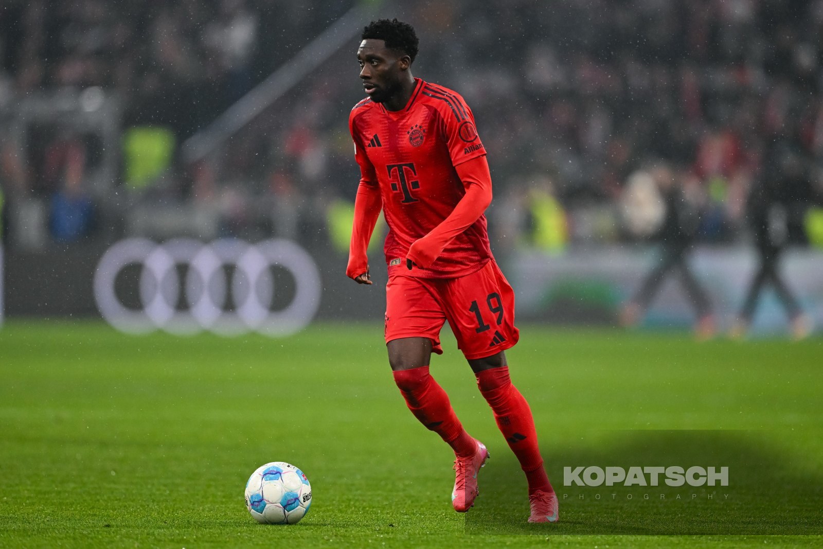Alphonso Davies · 2025-01-15 FC Bayern Muenchen vs TSG Hoffenheim