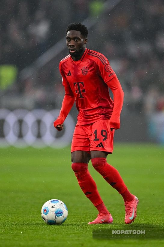Alphonso Davies, 2025-01-15 FC Bayern Muenchen vs TSG Hoffenheim