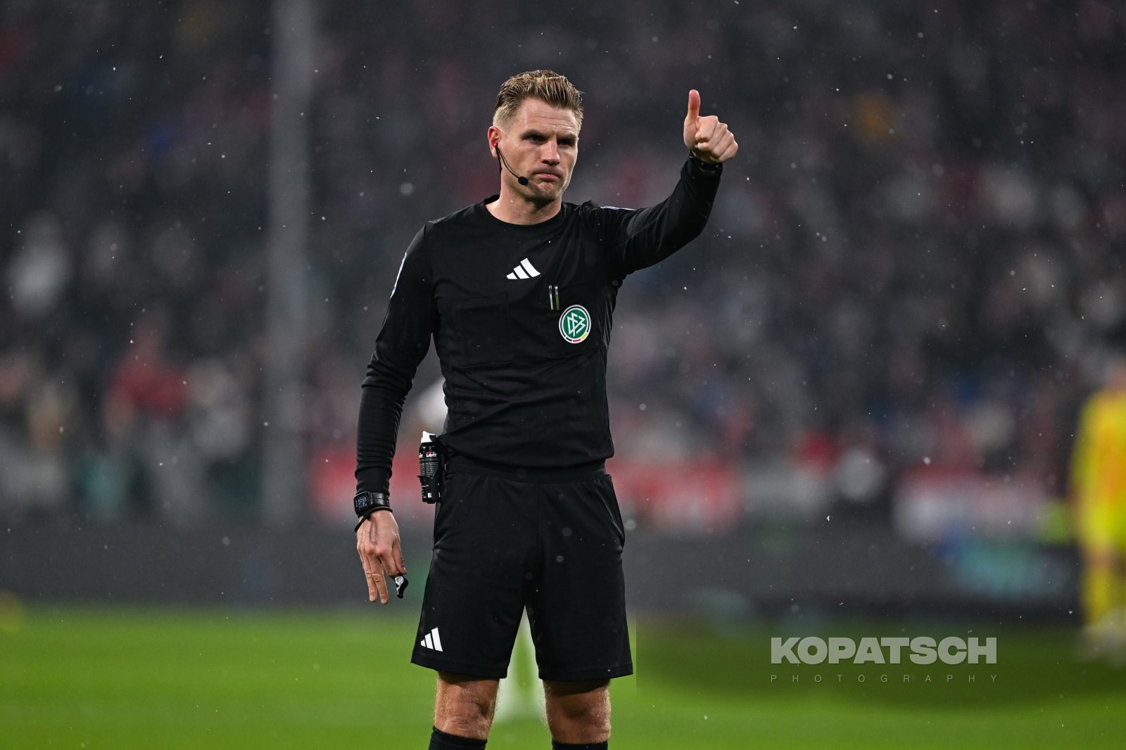 Timo Gerach · 2025-01-15 FC Bayern Muenchen vs TSG Hoffenheim