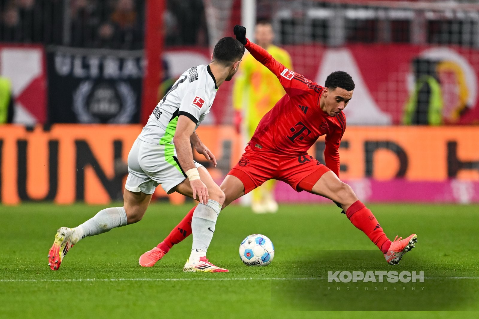 Jamal Musiala · 2025-01-18 FC Bayern Muenchen vs VfL Wolfsburg
