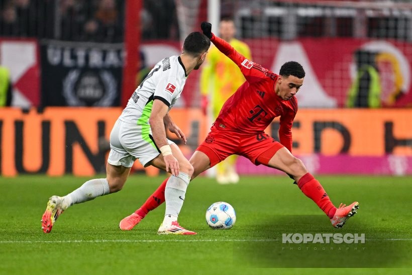 Jamal Musiala · Konstantinos Koulierakis, 2025-01-18 FC Bayern Muenchen vs VfL Wolfsburg