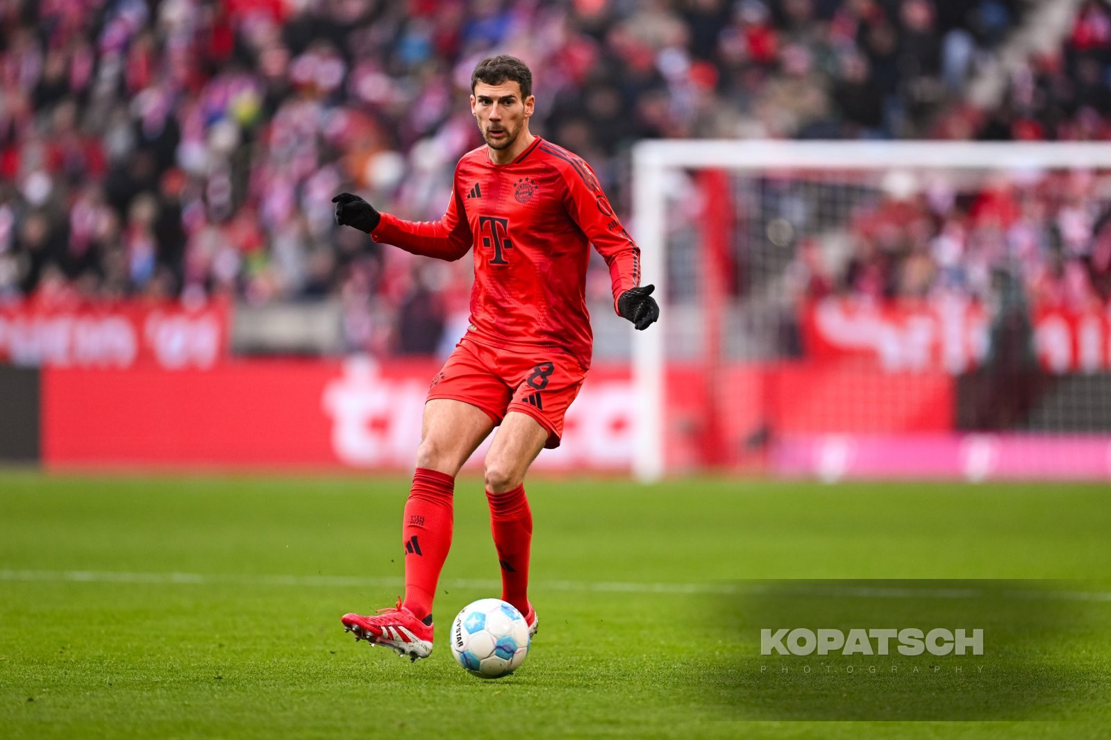 Leon Goretzka · 2025-01-18 FC Bayern Muenchen vs VfL Wolfsburg