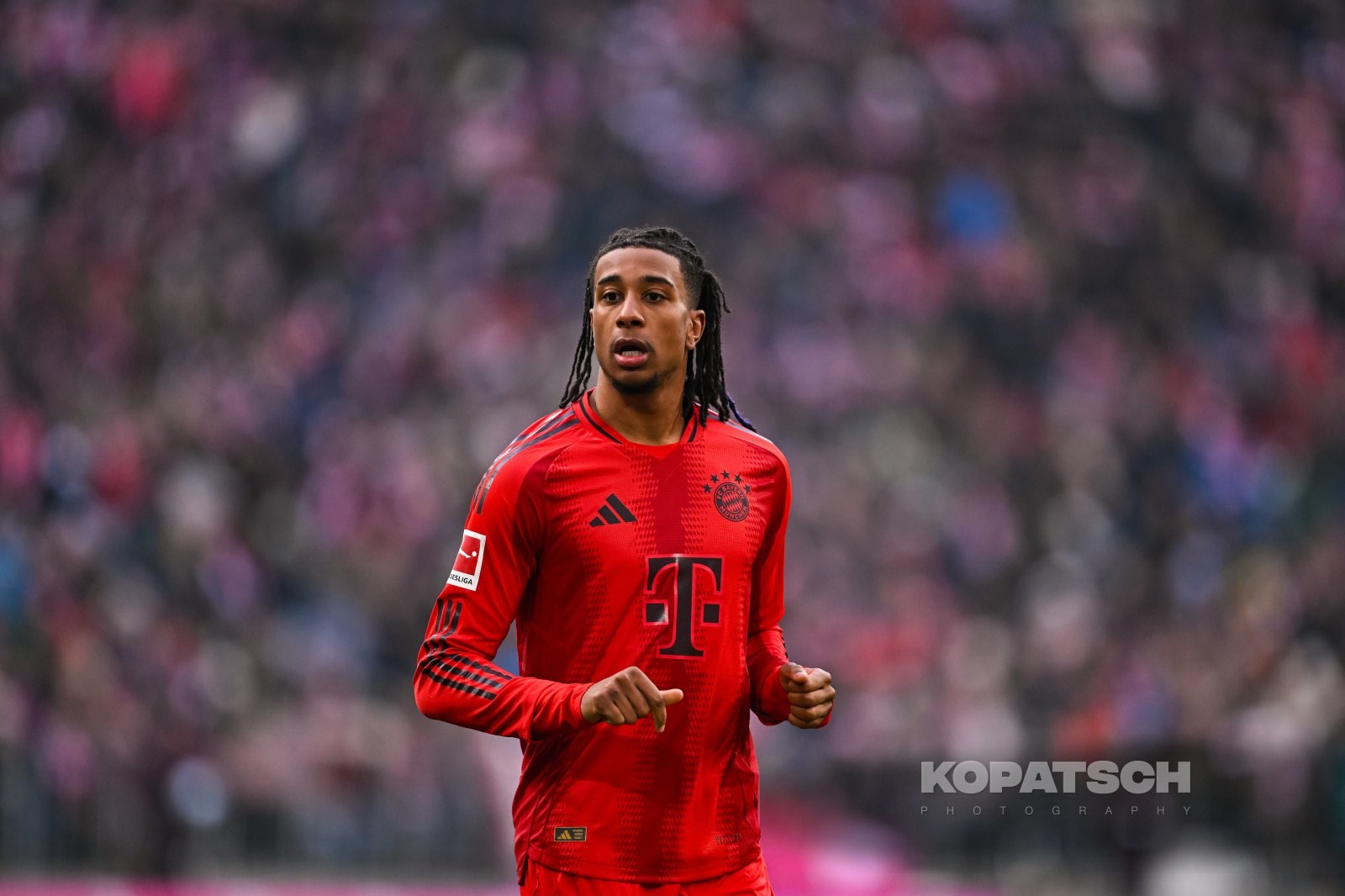 Michael Olise · 2025-01-18 FC Bayern Muenchen vs VfL Wolfsburg