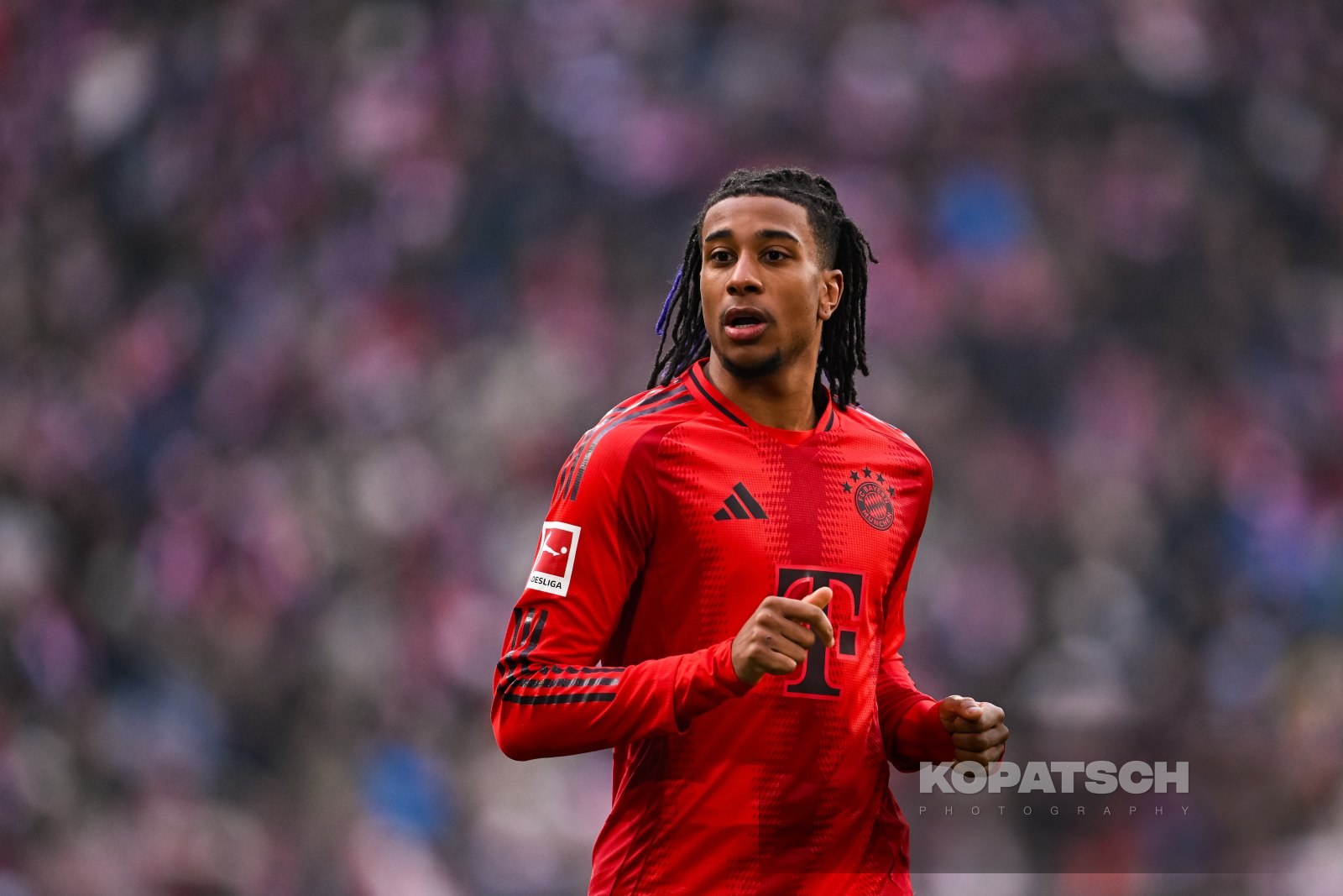 Michael Olise · 2025-01-18 FC Bayern Muenchen vs VfL Wolfsburg