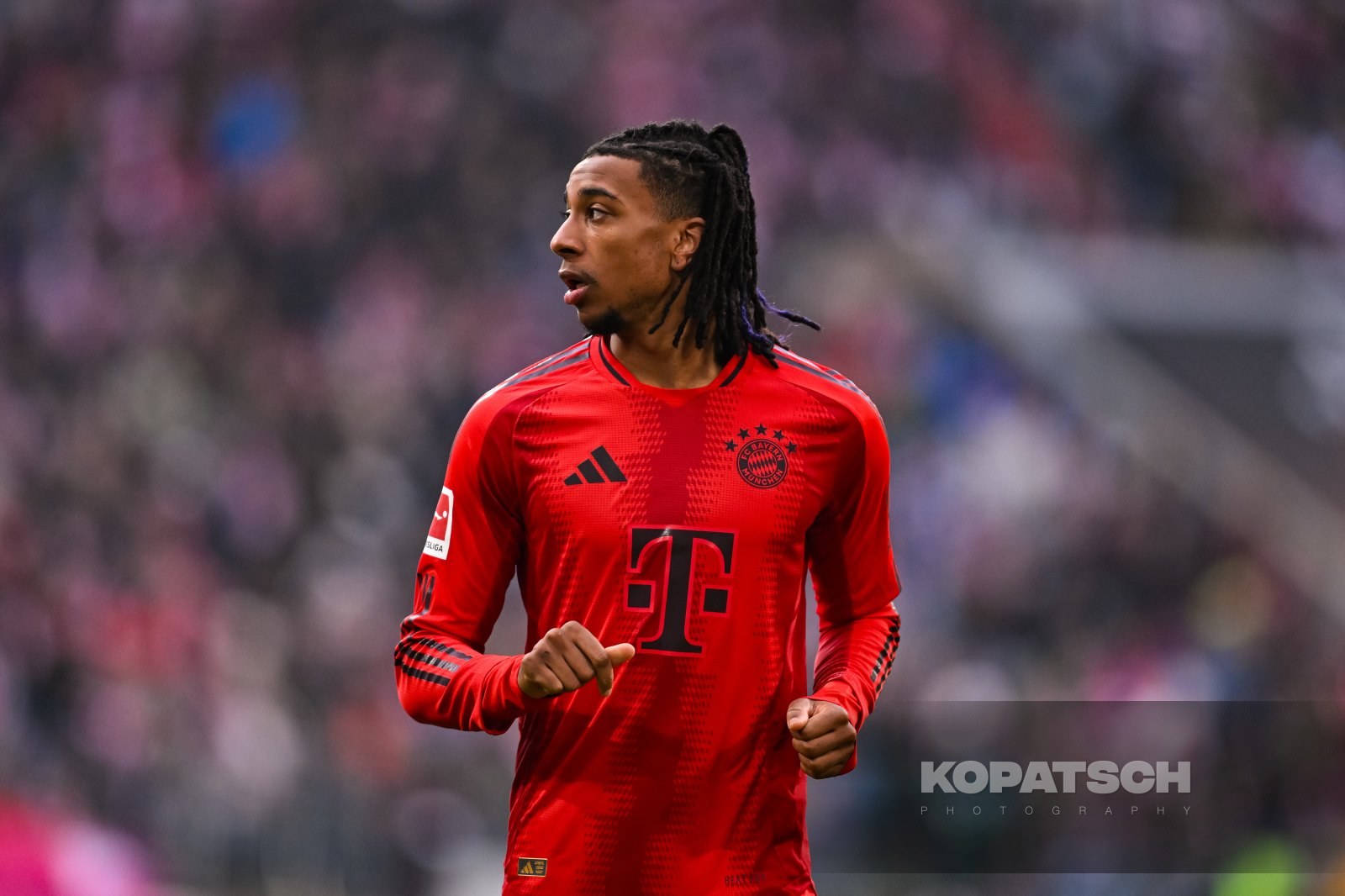 Michael Olise · 2025-01-18 FC Bayern Muenchen vs VfL Wolfsburg