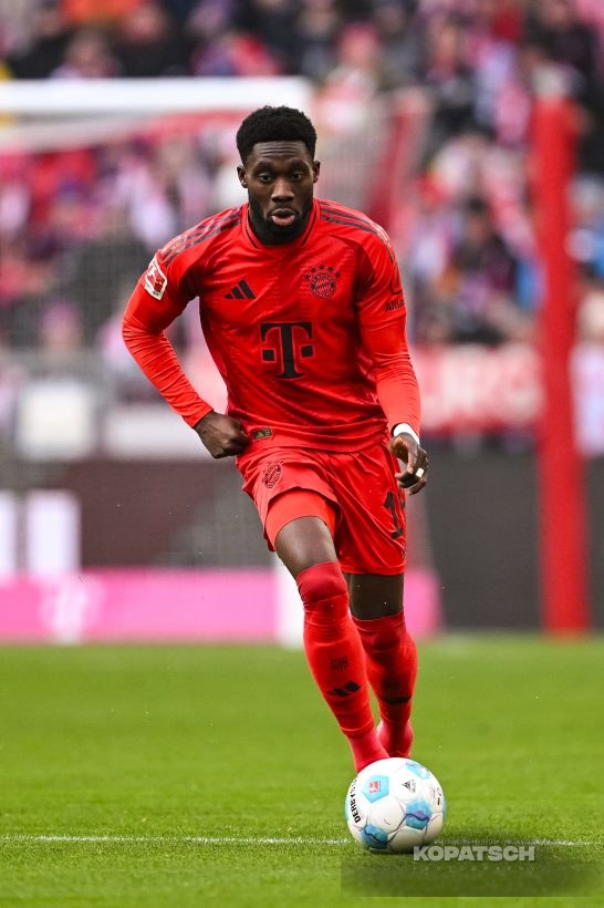 Alphonso Davies, 2025-01-18 FC Bayern Muenchen vs VfL Wolfsburg