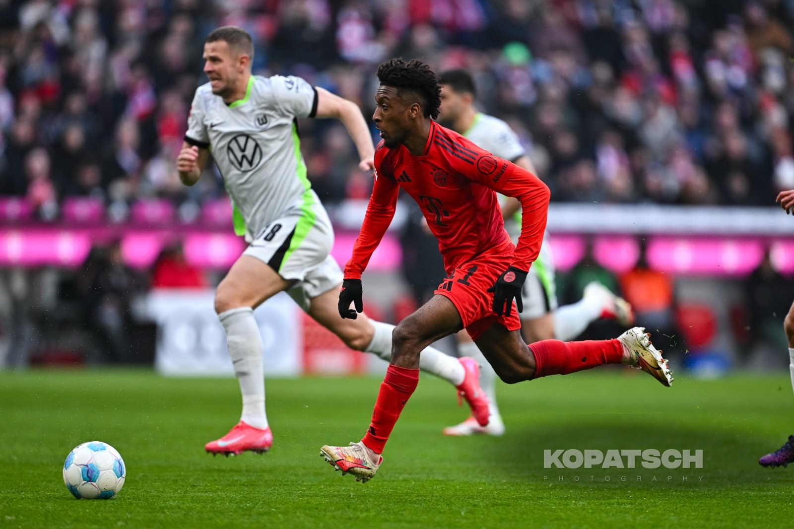 Kingsley Coman · 2025-01-18 FC Bayern Muenchen vs VfL Wolfsburg