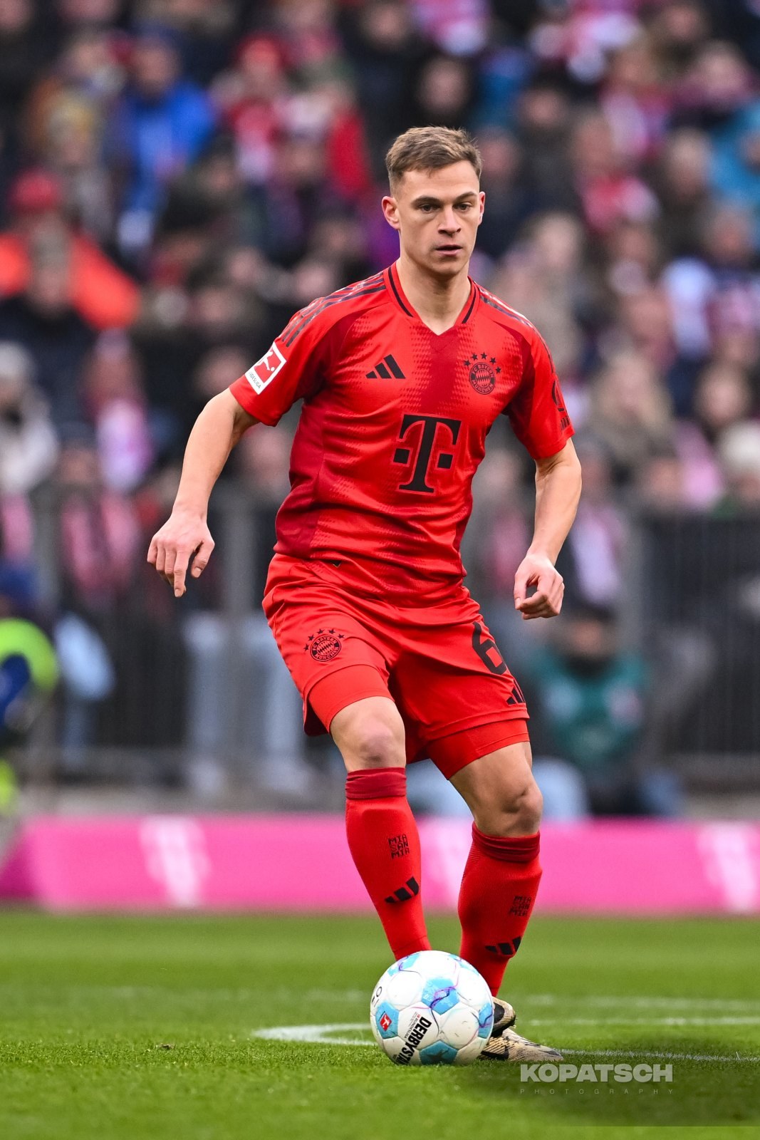 Joshua Kimmich · 2025-01-18 FC Bayern Muenchen vs VfL Wolfsburg