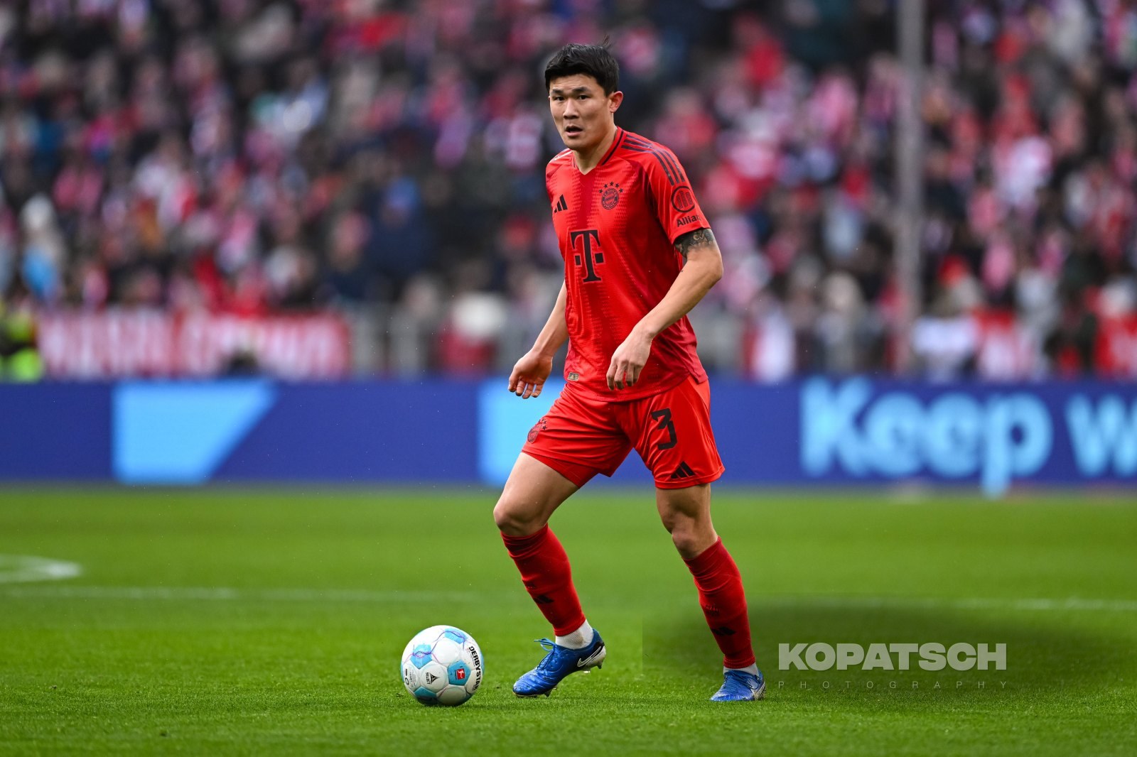 Min-jae Kim · 2025-01-18 FC Bayern Muenchen vs VfL Wolfsburg
