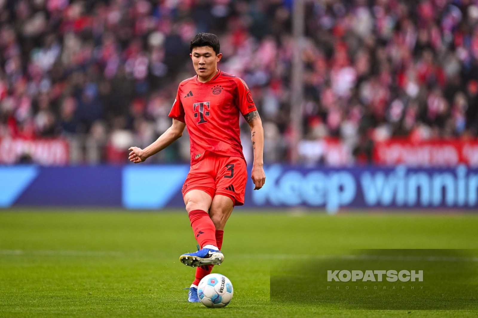 Min-jae Kim · 2025-01-18 FC Bayern Muenchen vs VfL Wolfsburg