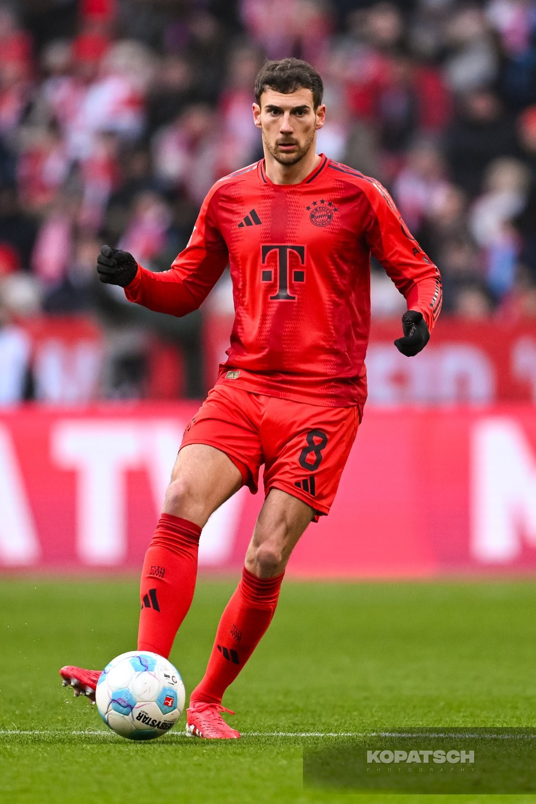 Leon Goretzka · 2025-01-18 FC Bayern Muenchen vs VfL Wolfsburg