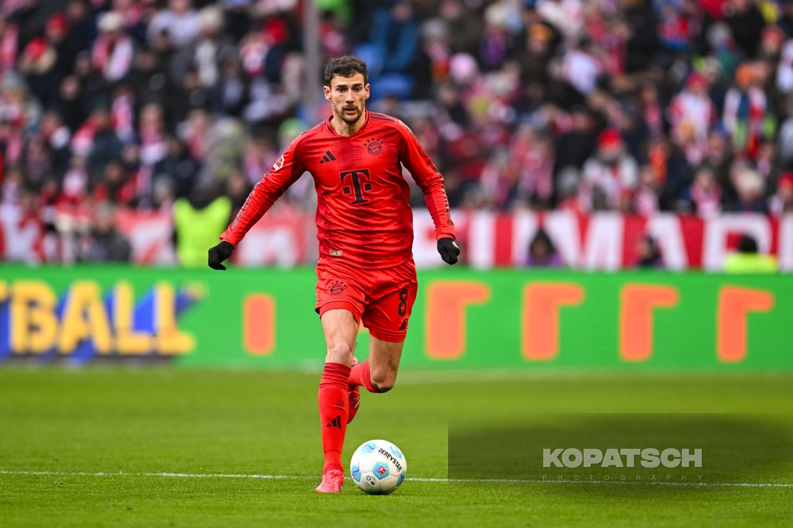 Leon Goretzka · 2025-01-18 FC Bayern Muenchen vs VfL Wolfsburg