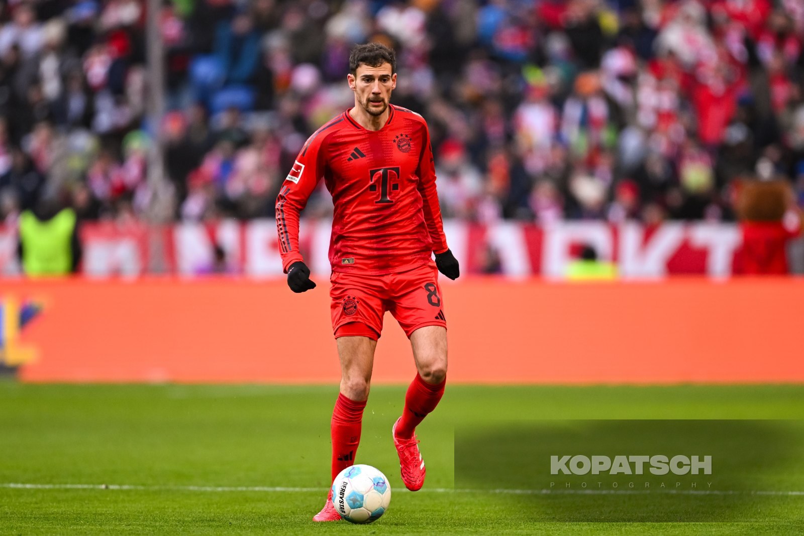 Leon Goretzka · 2025-01-18 FC Bayern Muenchen vs VfL Wolfsburg