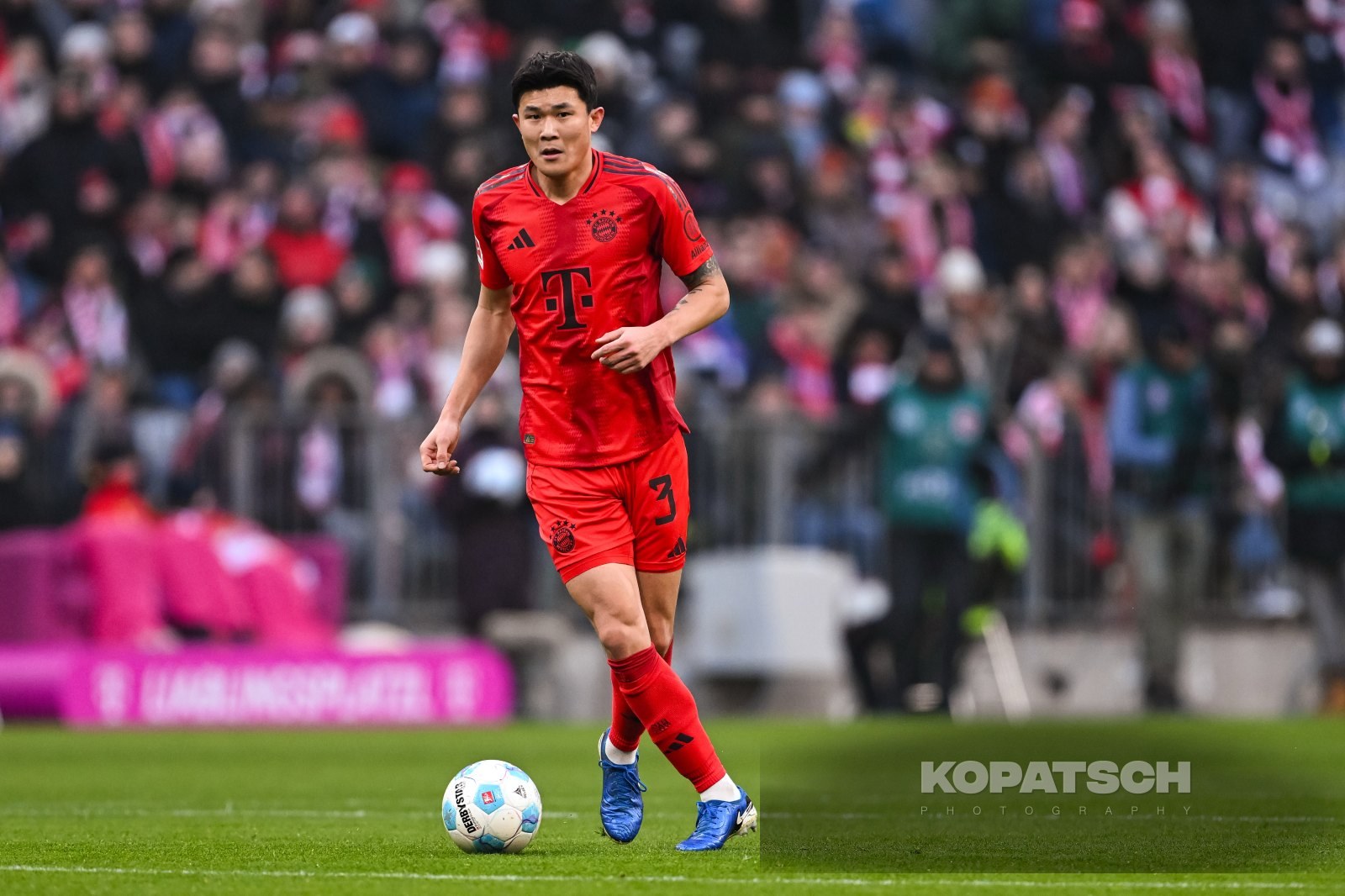 Min-jae Kim · 2025-01-18 FC Bayern Muenchen vs VfL Wolfsburg