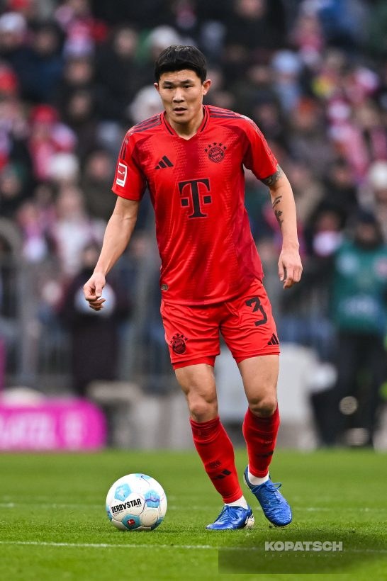 Min-jae Kim, 2025-01-18 FC Bayern Muenchen vs VfL Wolfsburg