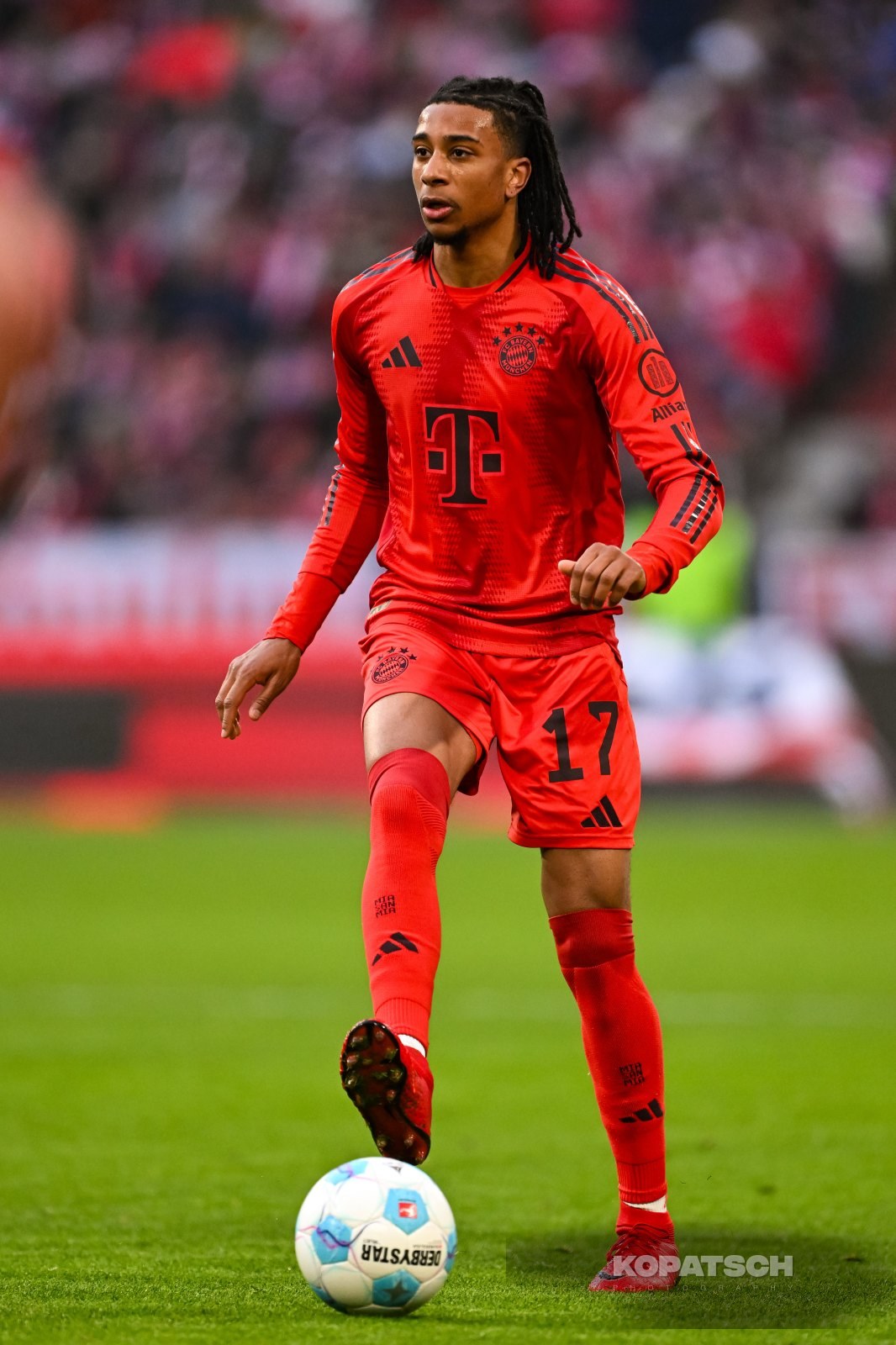 Michael Olise · 2025-01-18 FC Bayern Muenchen vs VfL Wolfsburg