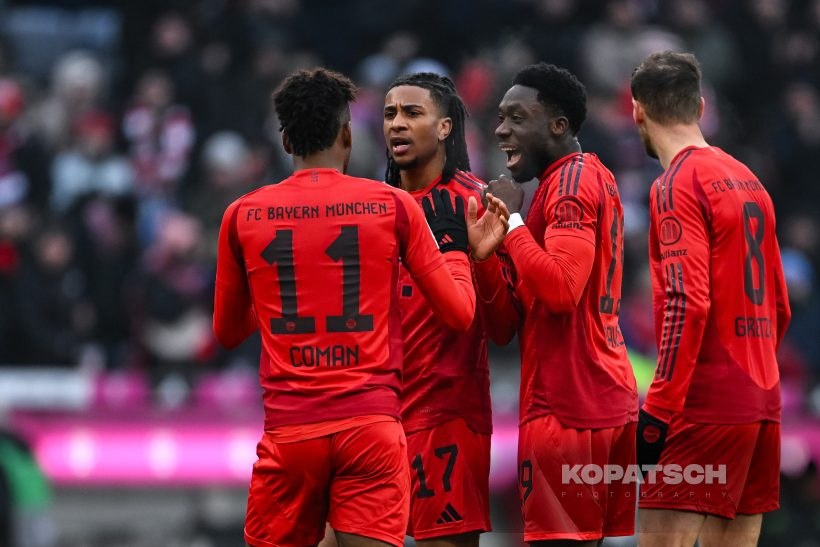 Michael Olise · Kingsley Coman · Alphonso Davies, 2025-01-18 FC Bayern Muenchen vs VfL Wolfsburg