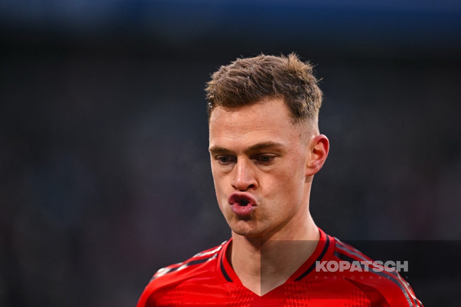 Joshua Kimmich · 2025-01-18 FC Bayern Muenchen vs VfL Wolfsburg