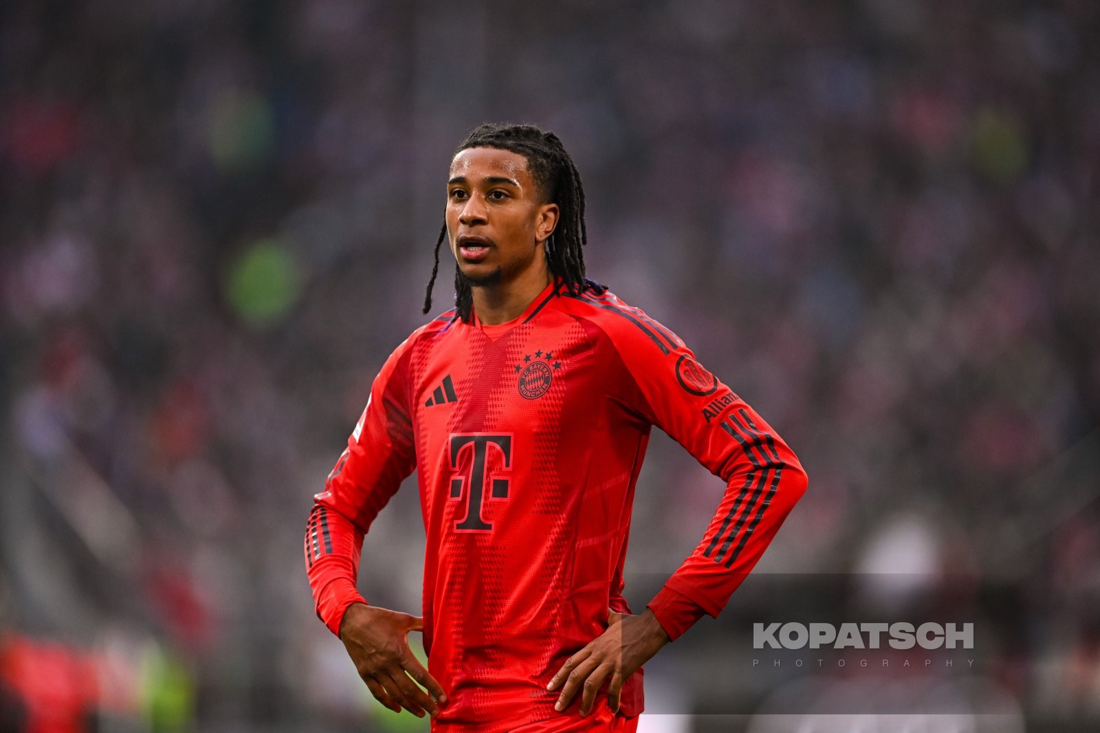 Michael Olise · 2025-01-18 FC Bayern Muenchen vs VfL Wolfsburg
