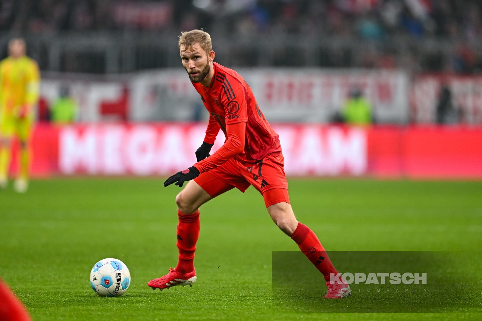 Konrad Laimer · 2025-01-18 FC Bayern Muenchen vs VfL Wolfsburg