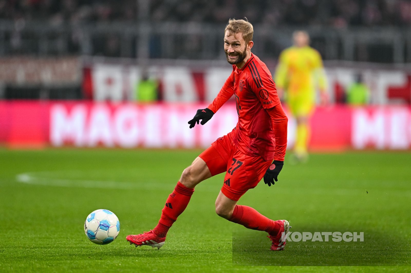 Konrad Laimer · 2025-01-18 FC Bayern Muenchen vs VfL Wolfsburg