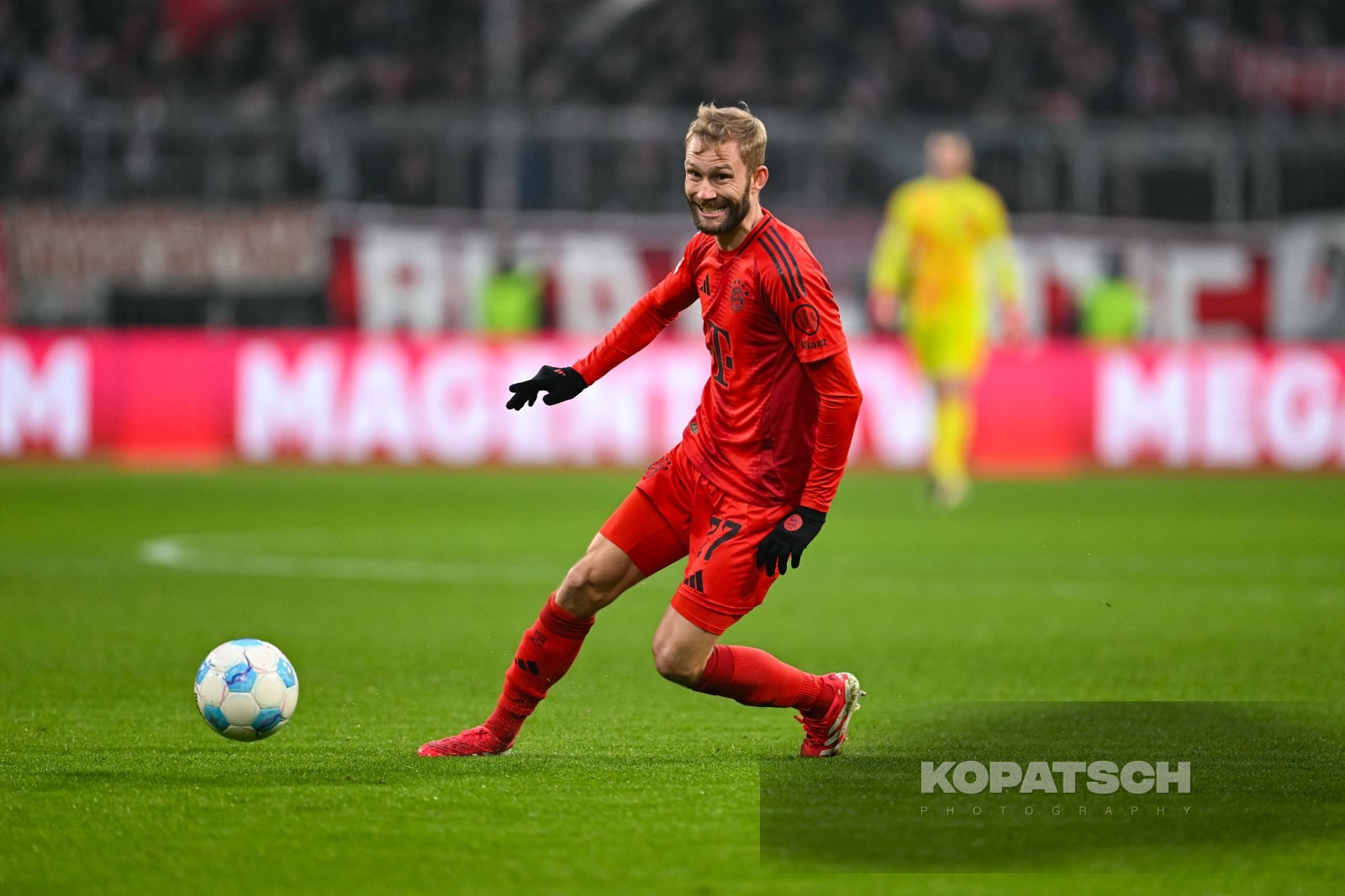 Konrad Laimer · 2025-01-18 FC Bayern Muenchen vs VfL Wolfsburg