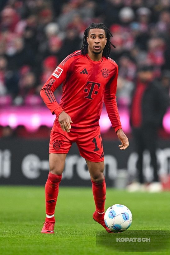 Michael Olise, 2025-01-18 FC Bayern Muenchen vs VfL Wolfsburg