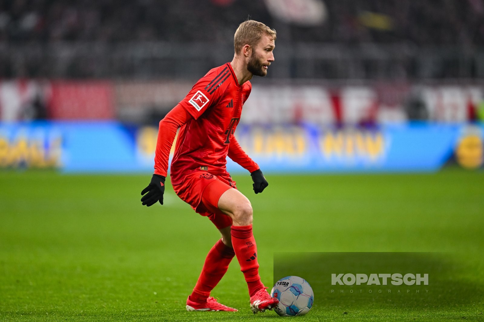 Konrad Laimer · 2025-01-18 FC Bayern Muenchen vs VfL Wolfsburg