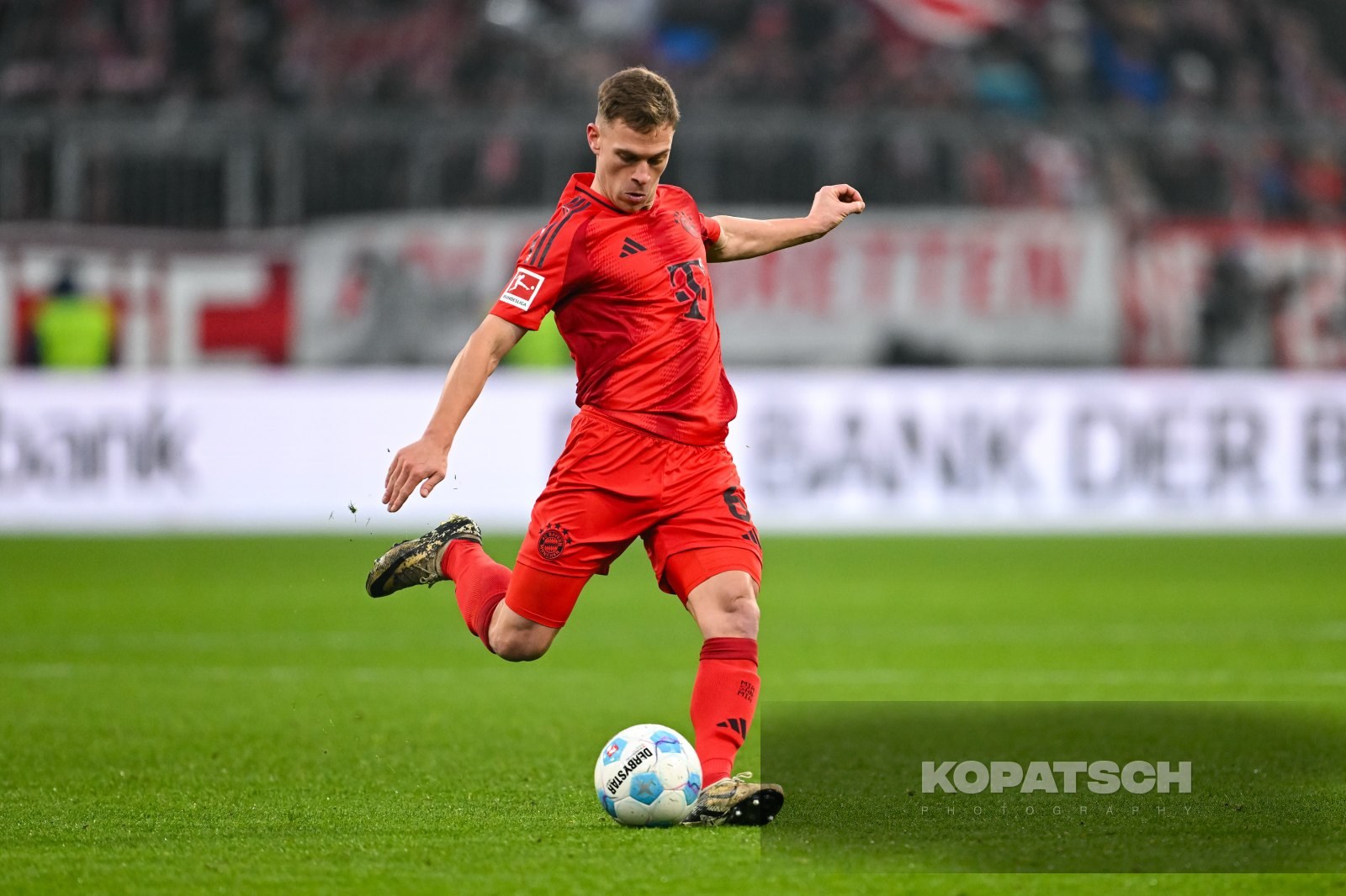Joshua Kimmich · 2025-01-18 FC Bayern Muenchen vs VfL Wolfsburg