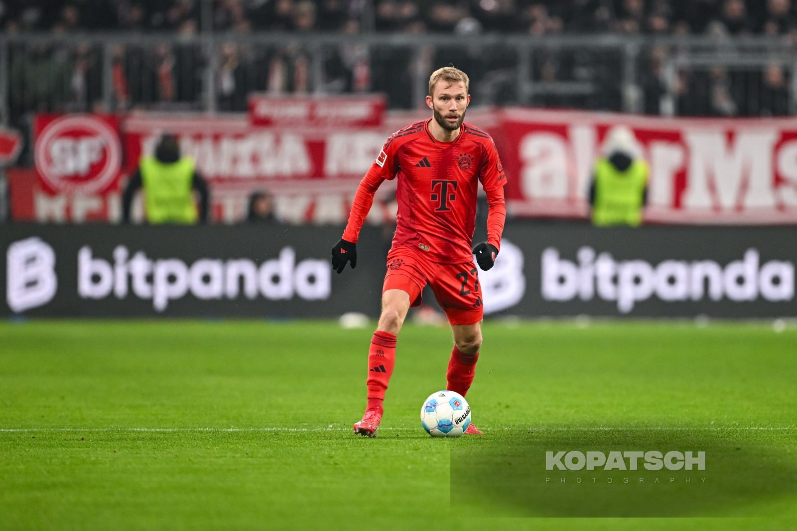Konrad Laimer · 2025-01-18 FC Bayern Muenchen vs VfL Wolfsburg