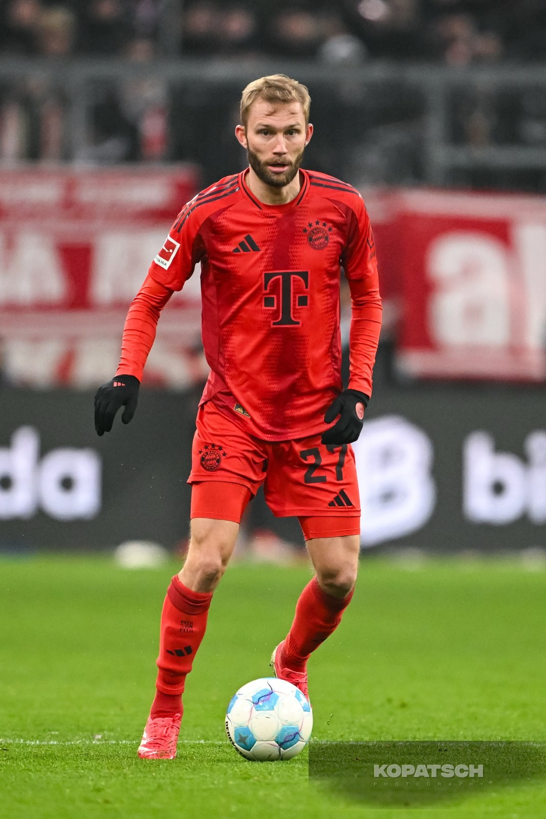 Konrad Laimer · 2025-01-18 FC Bayern Muenchen vs VfL Wolfsburg