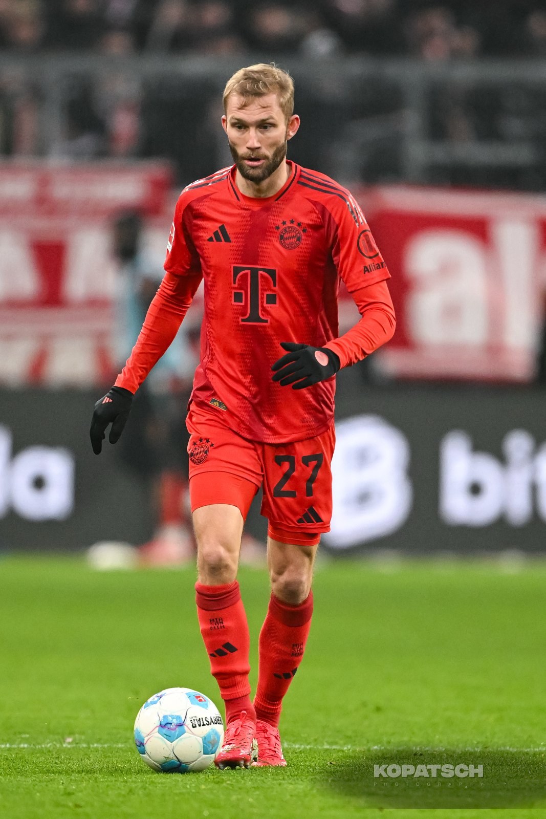 Konrad Laimer · 2025-01-18 FC Bayern Muenchen vs VfL Wolfsburg