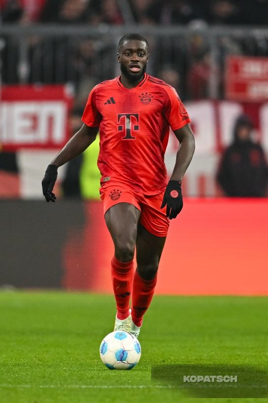 Dayot Upamecano, 2025-01-18 FC Bayern Muenchen vs VfL Wolfsburg