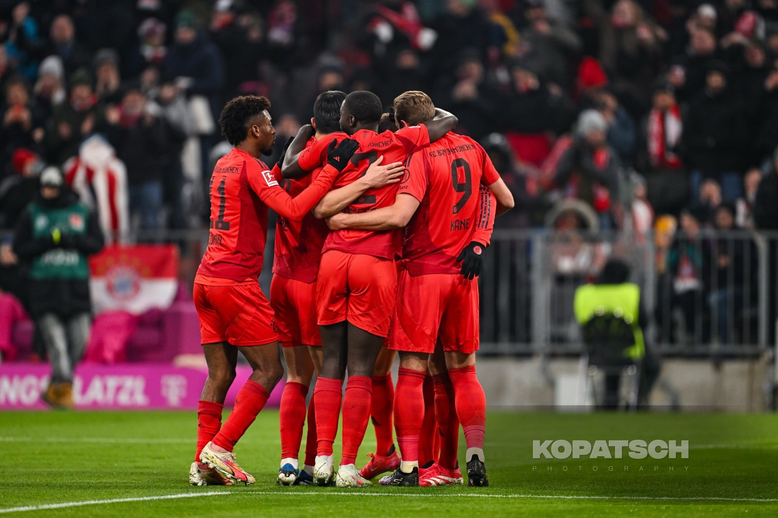 Leon Goretzka · 2025-01-18 FC Bayern Muenchen vs VfL Wolfsburg