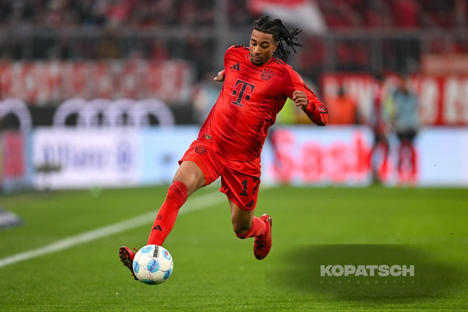 Michael Olise · 2025-01-18 FC Bayern Muenchen vs VfL Wolfsburg