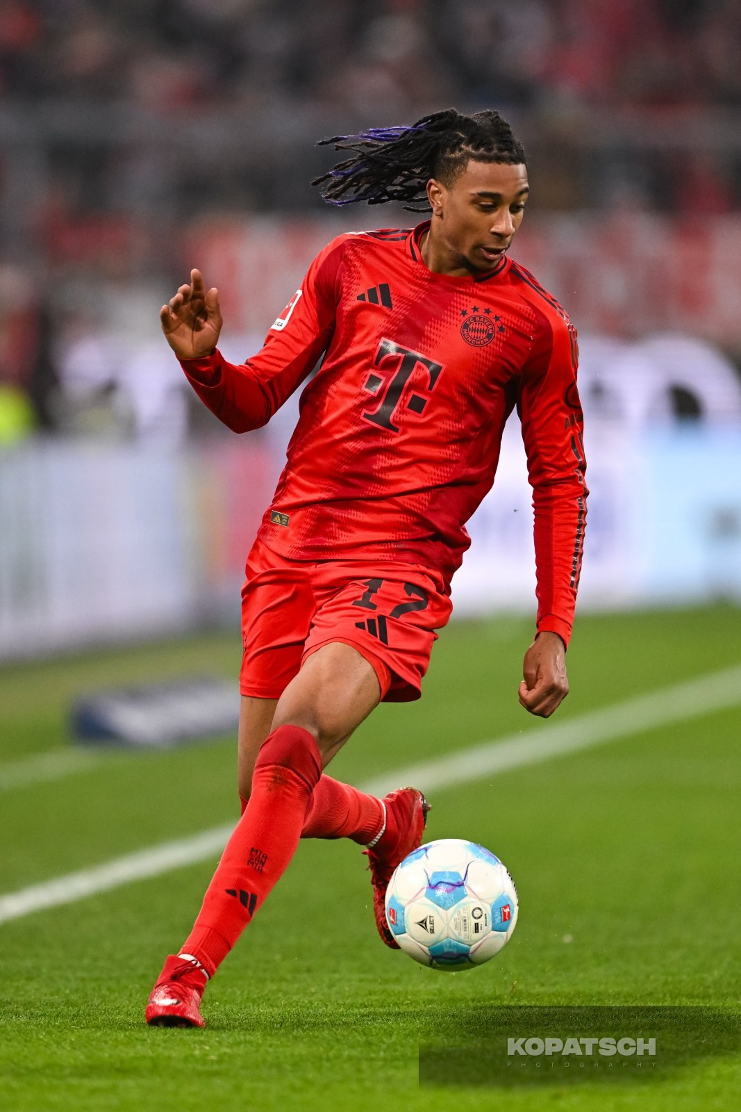Michael Olise · 2025-01-18 FC Bayern Muenchen vs VfL Wolfsburg