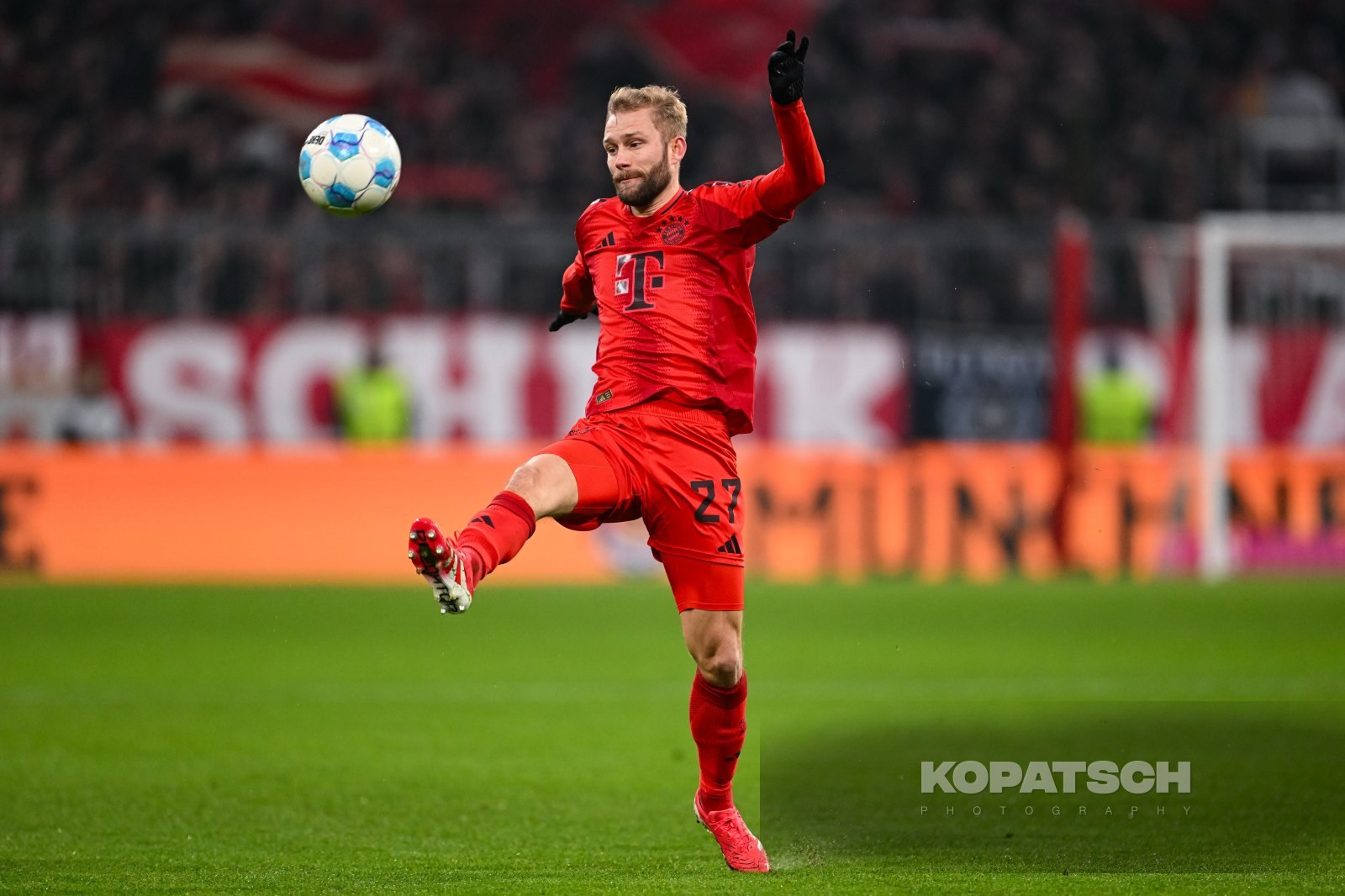 Konrad Laimer · 2025-01-18 FC Bayern Muenchen vs VfL Wolfsburg