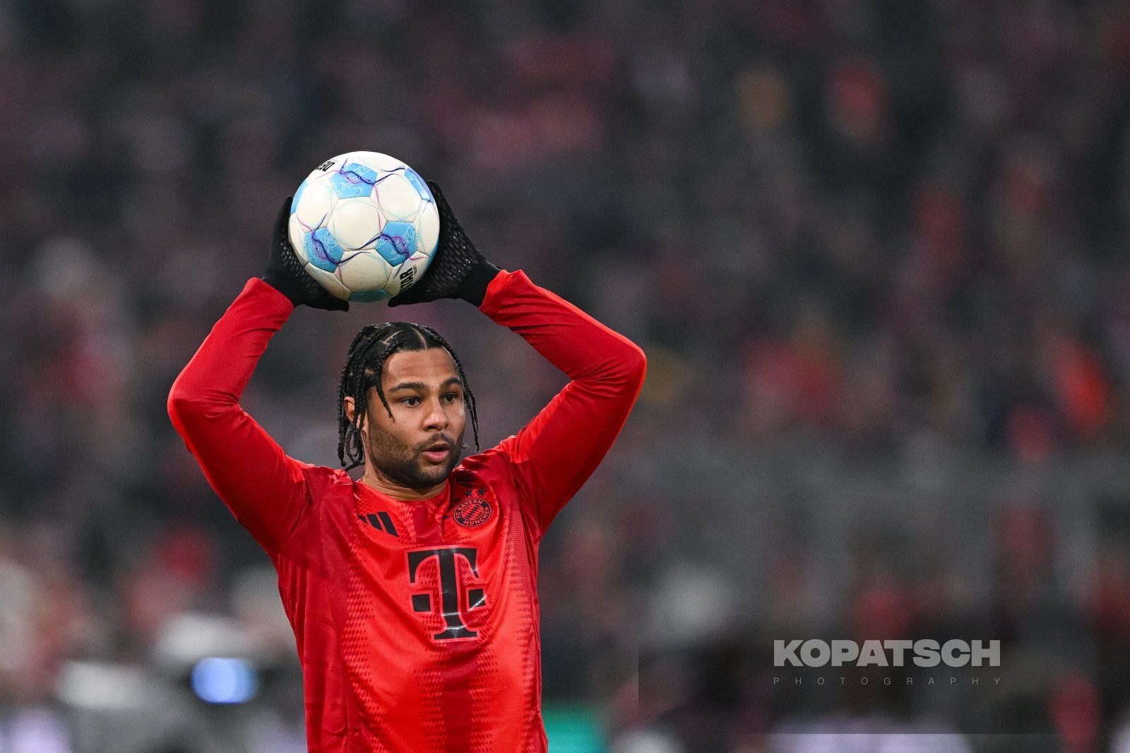 Serge Gnabry · 2025-01-18 FC Bayern Muenchen vs VfL Wolfsburg