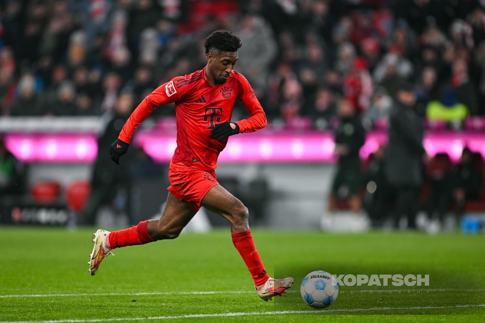 Kingsley Coman · 2025-01-18 FC Bayern Muenchen vs VfL Wolfsburg